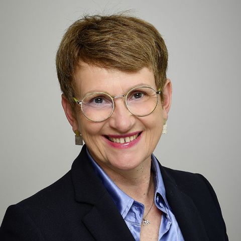 Frau Monika Puennel-Leonhard